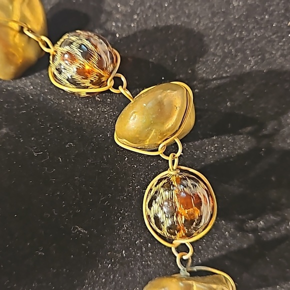 ABRA COUTURE Lucite & Brass Beaded 16" Necklace - Picture 3 of 7